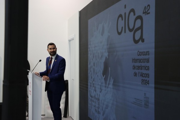 Más de 370 obras y 51 países: l'Alcora ensalza su Concurso Internacional de Cerámica en Cevisama