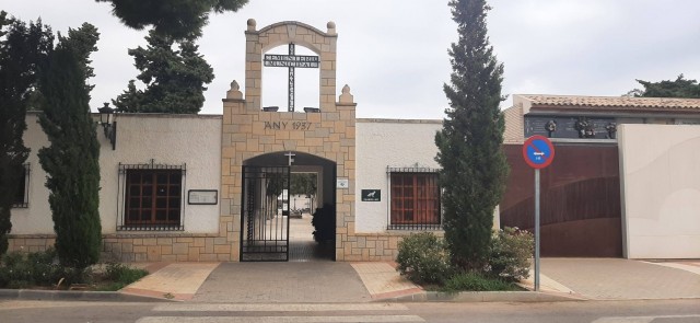 El Campello da forma y aprueba un reglamento que las sepulturas del cementerio