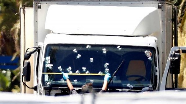 La Policía francesa detiene a tres personas por el atentado de Niza