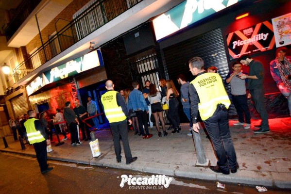 Los hosteleros piden aumentar la presión policial contra el botellón