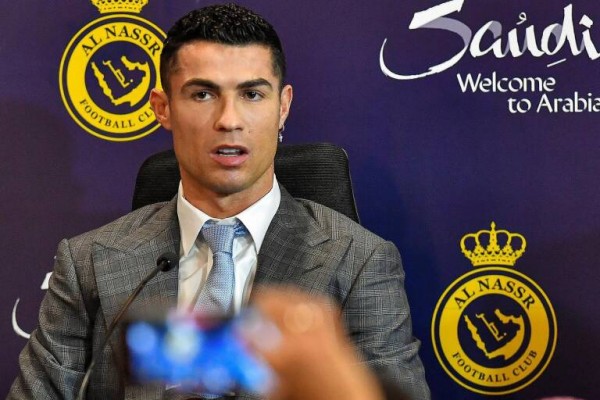 CR7 suspendido y multado por sus gestos contra la afición del Al-Shabab
