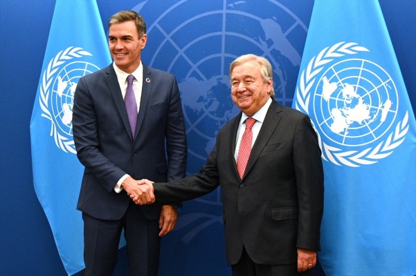Sánchez reitera su apoyo a la UNRWA para 
