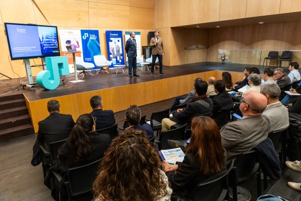 El expresidente del New England Conservatory se muda a Valencia enamorado del Mercado Central