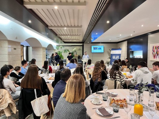 El Aula Intur de Turismo acerca la industria hotelera al estudiantado de la UJI