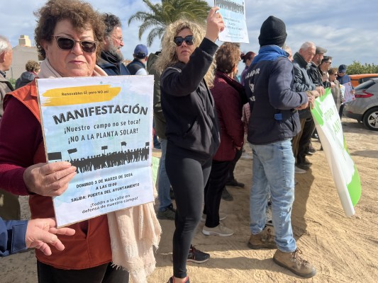 Vecinos de San Miguel convocan una manifestación contra la planta solar de la desalinizadora