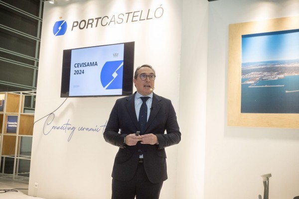 Ibáñez llama al azulejo a aprovechar las ventajas de PortCastelló para frenar la caída de tráfico