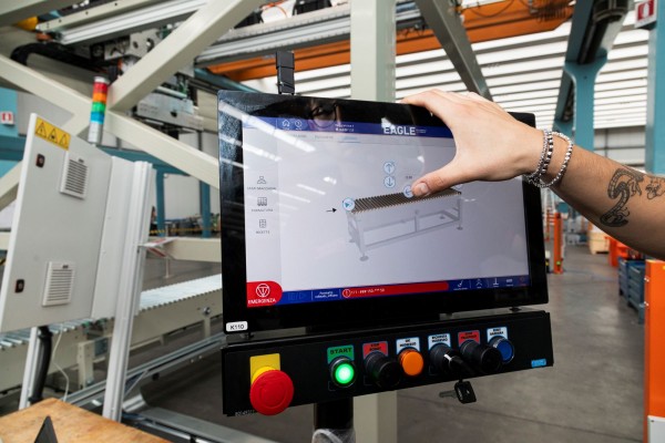 Cuanto más estrecho, mayor rendimiento: Eagle, el nuevo paletizador de System Ceramics