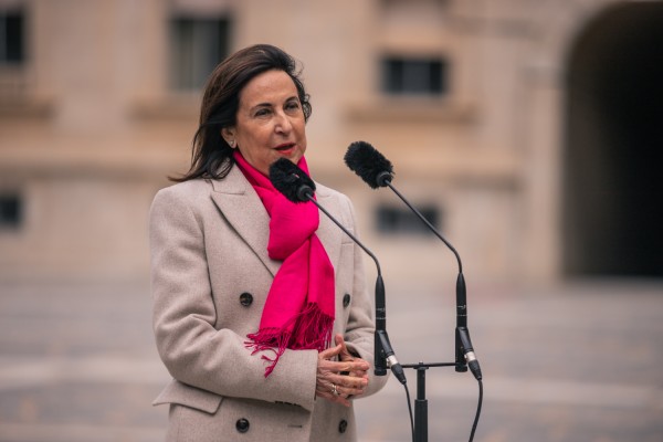 Robles rechaza el envío de tropas a Ucrania: 