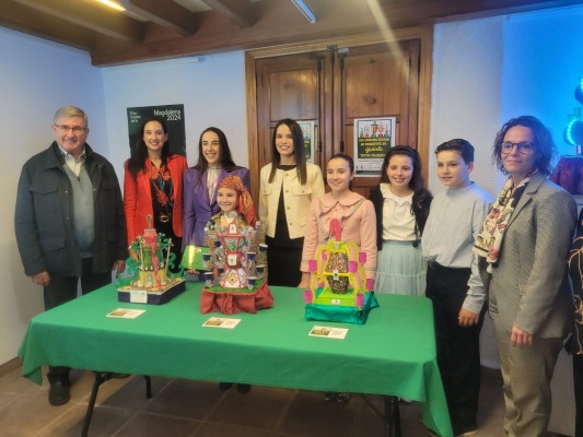 Sergio Tirado y su 'Fanal de Festa', ganadores del XXI Concurso Escolar de Maquetas de Gaiatas 