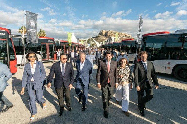 Alicante implanta la movilidad eléctrica en el transporte con el estreno gradual de 16 autobuses 