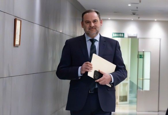 Ábalos verá rebajado su sueldo en 22.000 euros al cesar como presidente de la Comisión de Interior