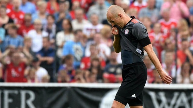 Robben se lesionó en el primer amistoso de Ancelotti en el Bayern 