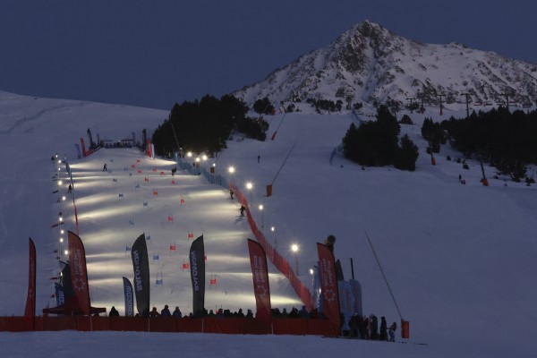 La 16º edición del Trofeo de Esquí Jesús Serra Fundación Occident se disputa en Baqueira Beret con becas por valor de 15.000€