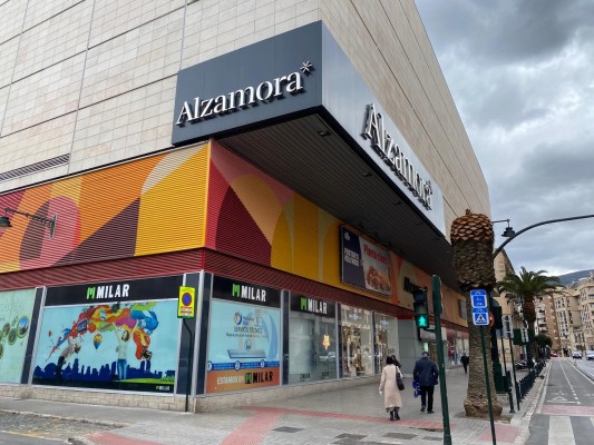 El centro comercial Alzamora de Alcoy, de nuevo a la venta: Patron y Eurofund buscan comprador 