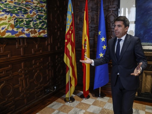 El 57% de los valencianos no confía en Mazón aunque la mitad considera buena su gestión 