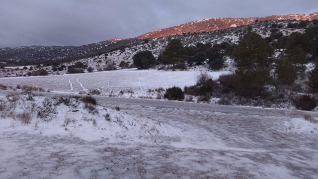 La nieve llega tarde a la Región... pero llega: cubre las pedanías altas del Noroeste
