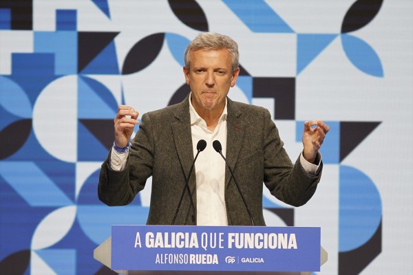 El recuento del voto exterior mantiene el hemiciclo gallego igual que en la noche electoral