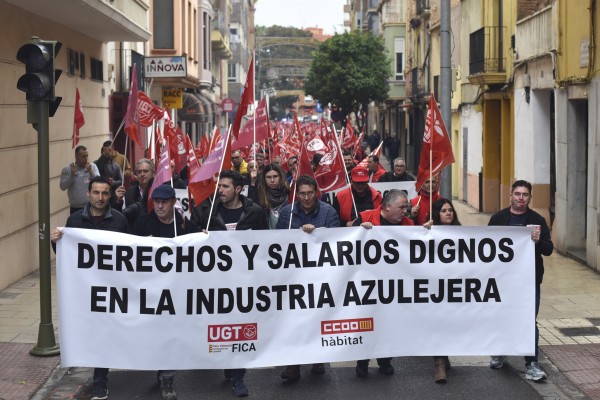 Ascer trata de evitar las protestas en Cevisama pero los sindicatos se niegan a perder poder adquisitivo