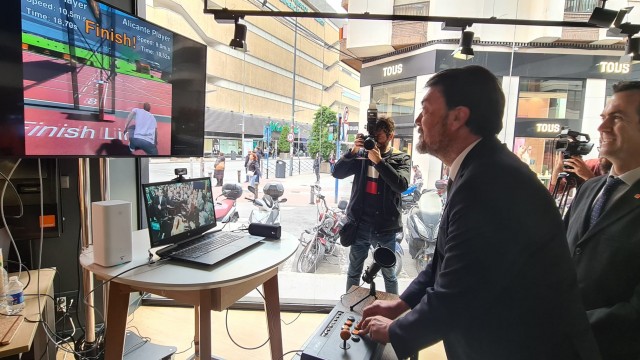 Alicante 'se cuela' en el Mobile World Congress con una demostración de la red 5G+ de Orange 