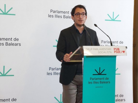 Baleares defiende que contrató mascarillas 