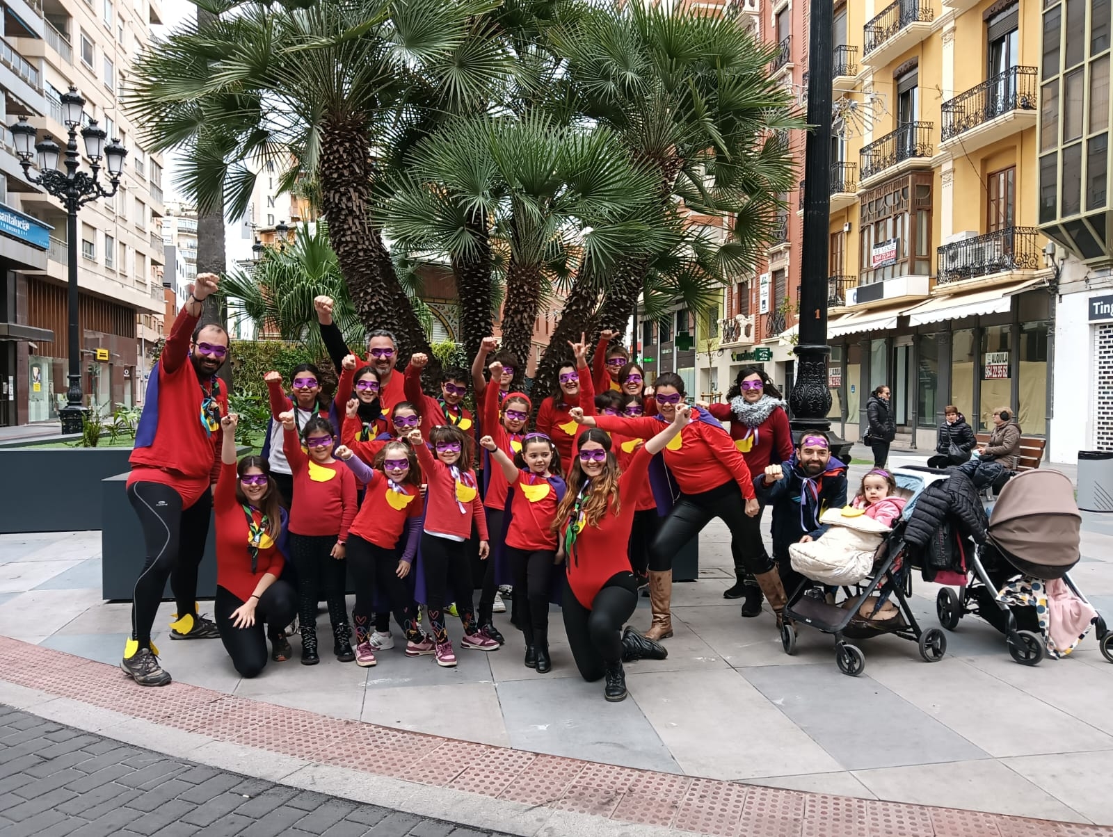 El Grupo Scout Sant Francesc participa en la Marató bp de Castelló como voluntarios y animadores