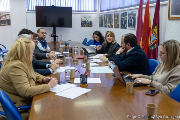 Cartagena comenzará en dos semanas el programa piloto de retirada de lodos en el Mar Menor