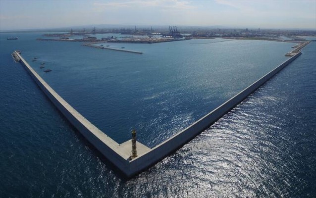 El TSJCV admite a trámite un recurso que pide suspender la ampliación del puerto de València
