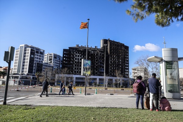 Los propietarios del edificio quemado dicen que en la asociación de afectados caben todos