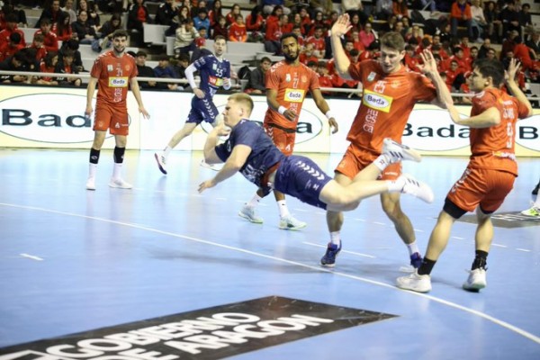 El TM Benidorm cae con claridad en Huesca