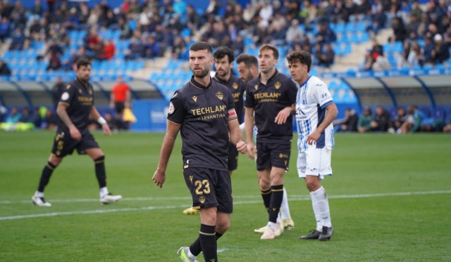 El Castellón pone fin a su mala racha con una sufrida victoria que le hace más líder