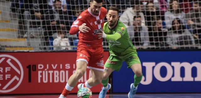 El Jimbee pierde brío en la Liga y cae ampliamente en la pista del campeón de Europa