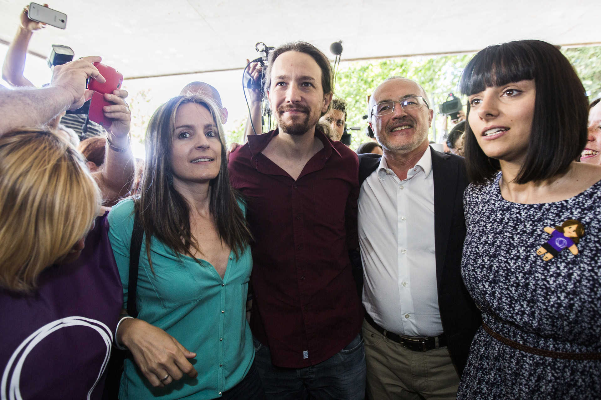 Àngela Ballester, Pablo Iglesias, Antonio Montiel y Sandra Mínguez en un acto en Valencia. EVA MÁÑEZ - 