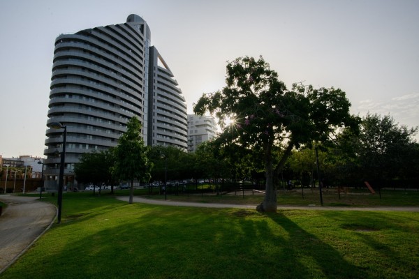 Un informe dirá si la fachada de un edificio de Mislata es igual o similar al incendiado