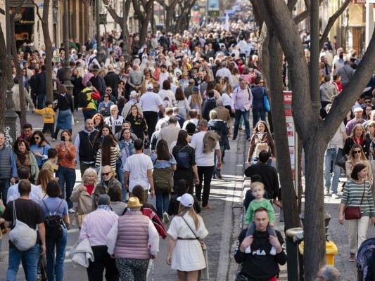 ¿Vives en un municipio envejecido o joven? Así se distribuye la población valenciana según su edad