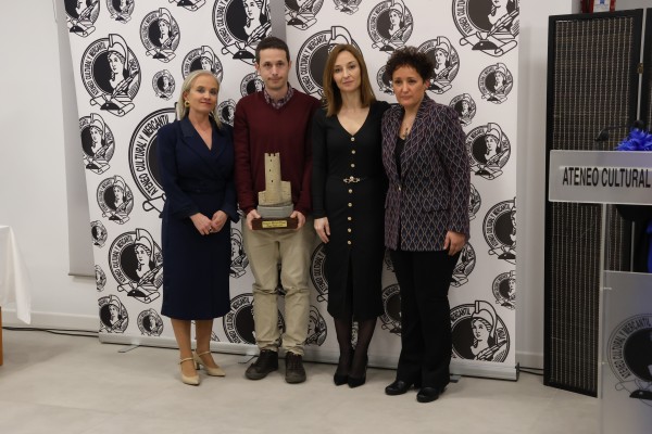 La doctora Carmen Herrero Vicent recibe a título póstumo el Seny Onder de 2023