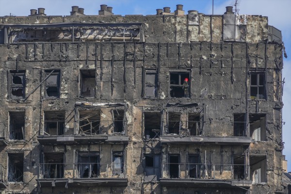 El incendio de Campanar desencadena la petición de certificados para revisar edificios en València