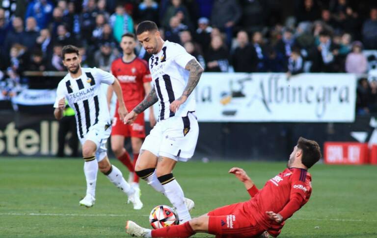 Salva Ruiz y Borja Granero superan sus lesiones pero no serán titulares ante el Baleares