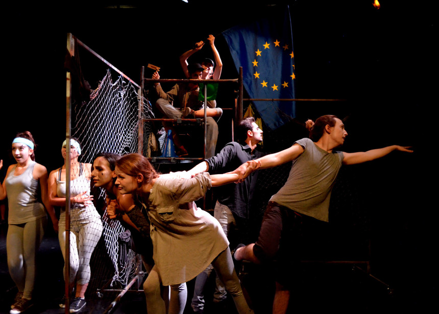 Los estudiantes Erasmus claman contra la situación de los refugiados en Europa a través del teatro