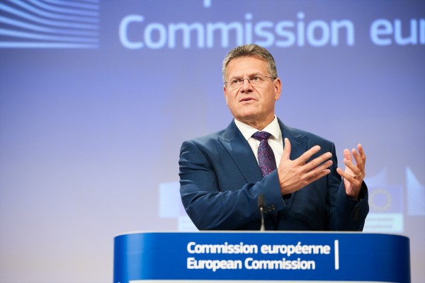 La Comisión Europea volverá permanente la plataforma de compras conjuntas de gas