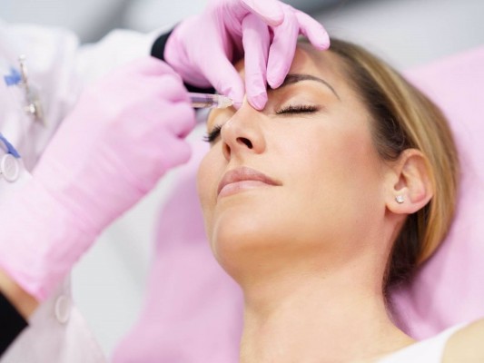 Casi la mitad de los españoles se hizo algún tratamiento de medicina estética en 2023