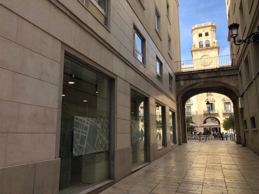 Un juzgado de Novelda investiga una trama de blanqueo con un arquitecto de Alicante detenido 