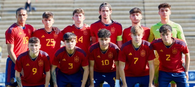 Yarek, titular y capitán en la remontada de España sub-19