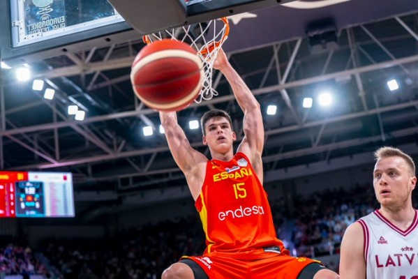 España cae ante Letonia en el regreso de Ricky Rubio 
