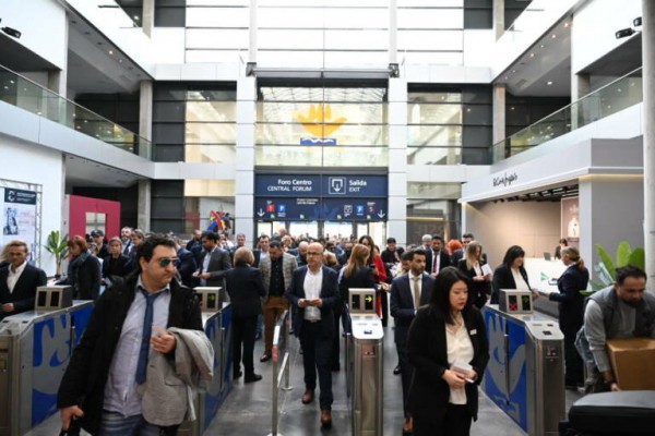 Medio centenar de empresas de Tile of Spain exhibirán sus novedades en Feria València