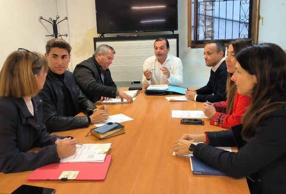 Peñíscola cede al Consell terrenos para reorientar los colectores de agua bajo la plaza Constitución