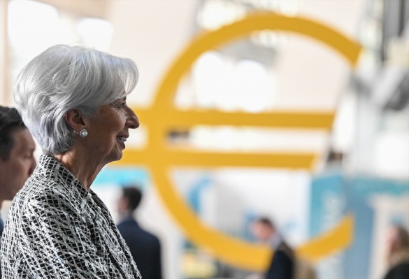 Christine Lagarde cobró casi 445.000 euros como presidenta del BCE en 2023, un 4% más