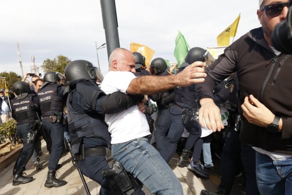 Detenido un dirigente de la Unió de Castellón en las protestas en el Puerto de València
