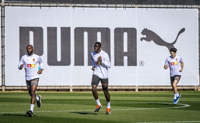 Este es el posible once del Valencia CF en Los Cármenes