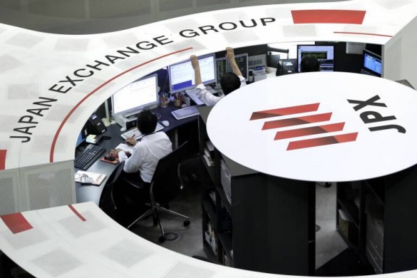 El Nikkei nipón cierra por primera vez por encima de los 39.000 puntos
