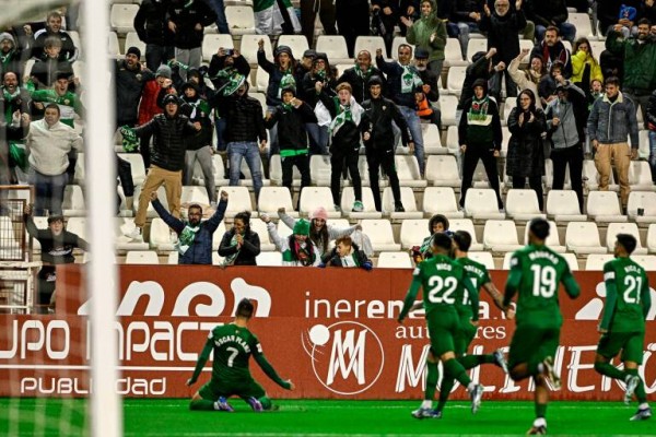 Más de un millar de aficionados franjiverdes arropará al Elche este domingo en el Cartagonova